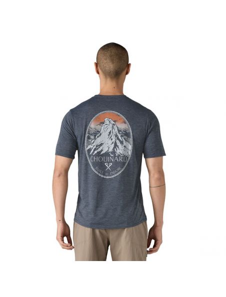 PATAGONIA T-shirt Cap Cool Daily Graphic Uomo Chouinard Crest/Smolder Blue - Fabbrica Ski Sises Biella